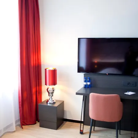 Отель Bastion Арнем